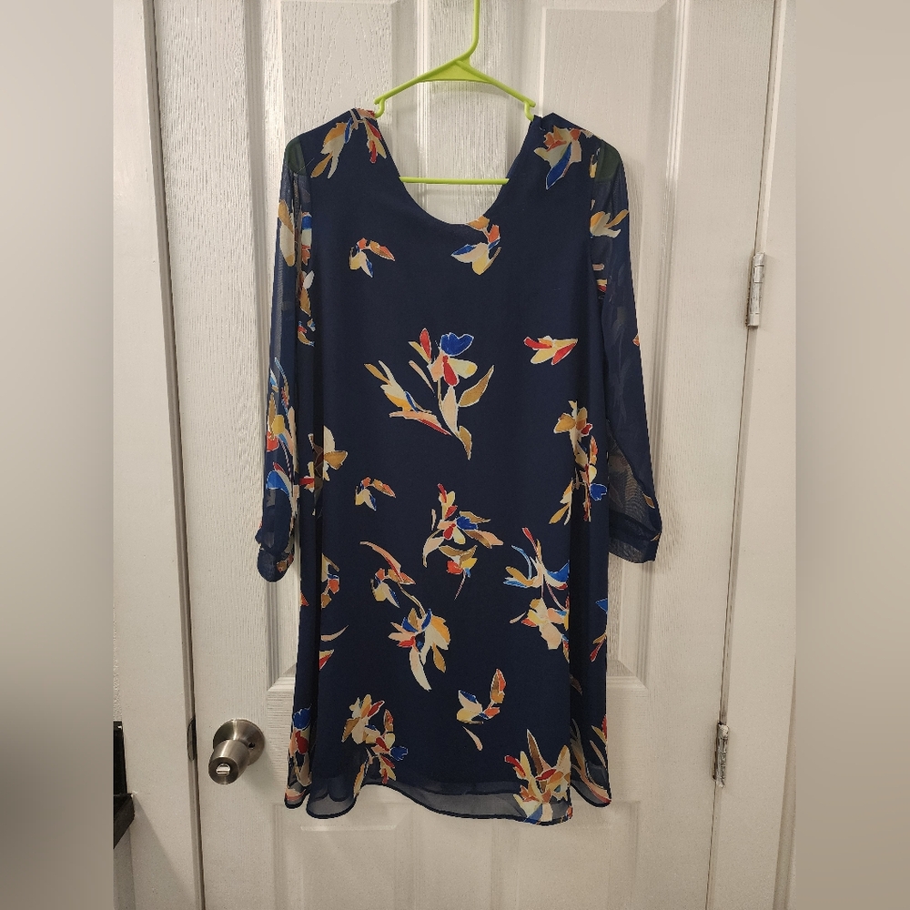 Women' dresz Pietro Brunelli, size Small,‎ floral.